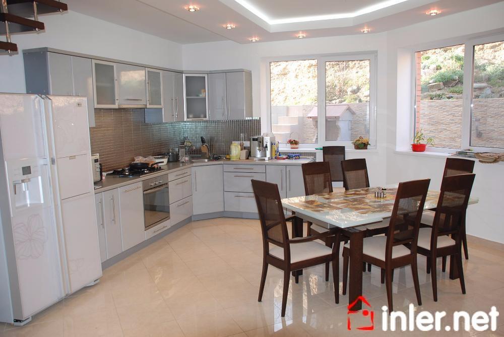 Дом в элитном, охраняемом кооперативе, на берегу моря, Таласса ID 52948 (Фото 2)