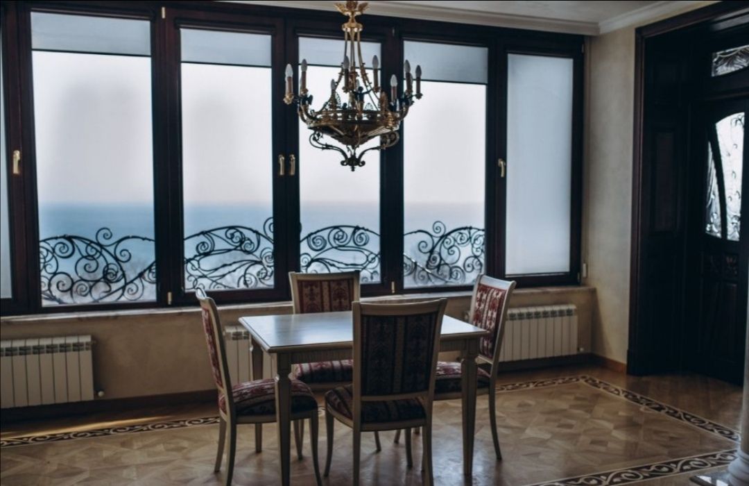Четырёхкомнатная квартира в переулке Дунаева, с видом на море! 