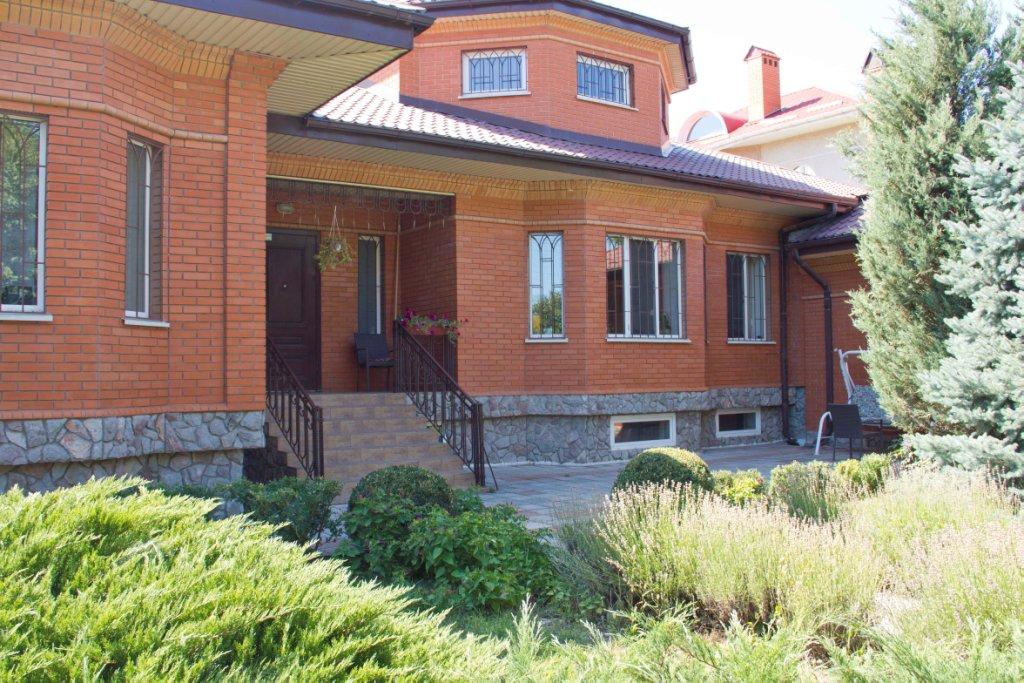 Продам красивый одноэтажный статусный дом ул.Елочная/ул.Львовская. 