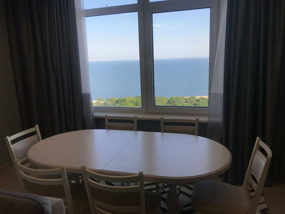 В продаже 3-х комнатная квартира на Каманина с прямым видом на море