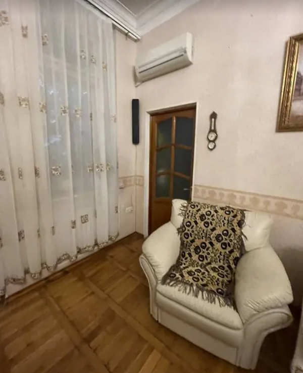 Продается трехкомнатная квартира по улице Пироговской ID 51086 (Фото 3)