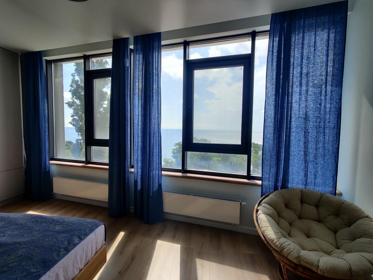 Квартира с балконом и прямым видом на море в ЖК Коста Фонтана. 