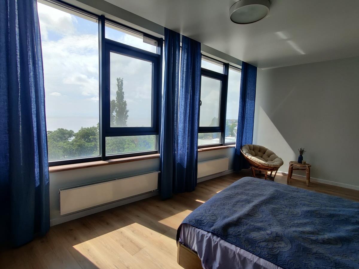 Квартира с балконом и прямым видом на море в ЖК Коста Фонтана. 