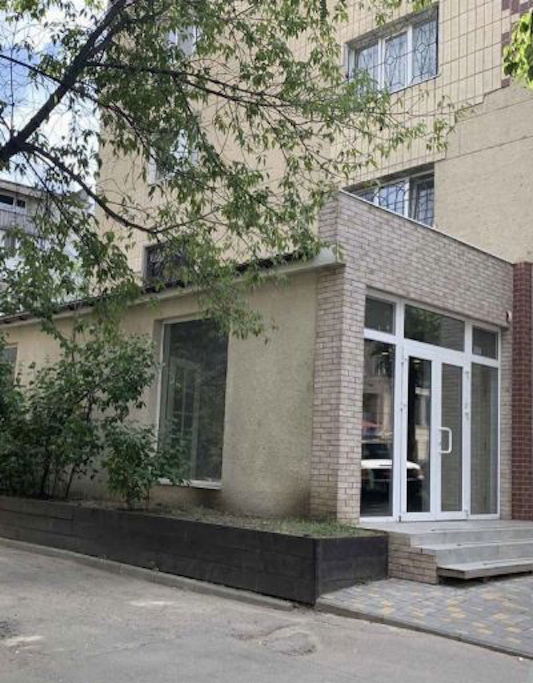 Фасад на ул.Черняховского под магазин, кафе, общ.пл. 162 кв.м ID 35951 (Фото 6)