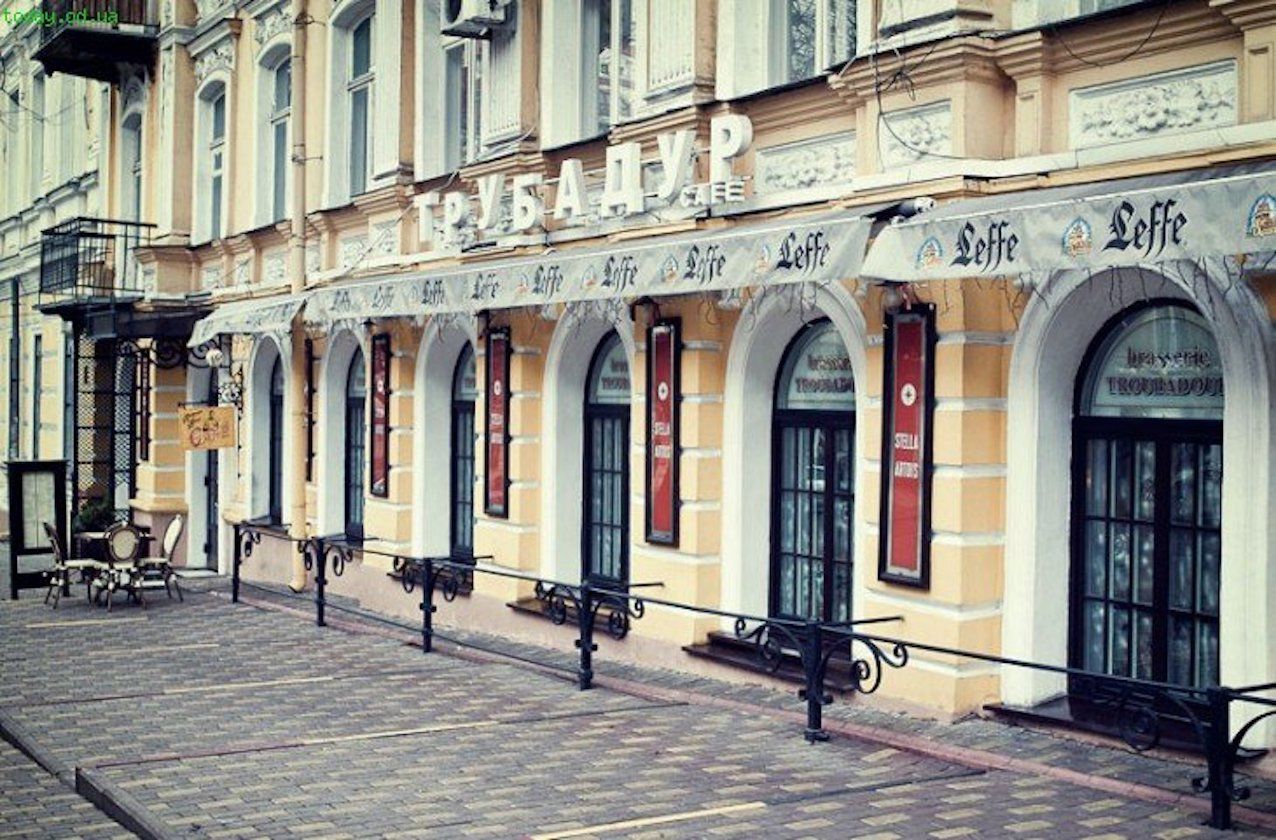 Сдам ресторан на ул.Жуковского. 273 кв.м. Летняя площадка