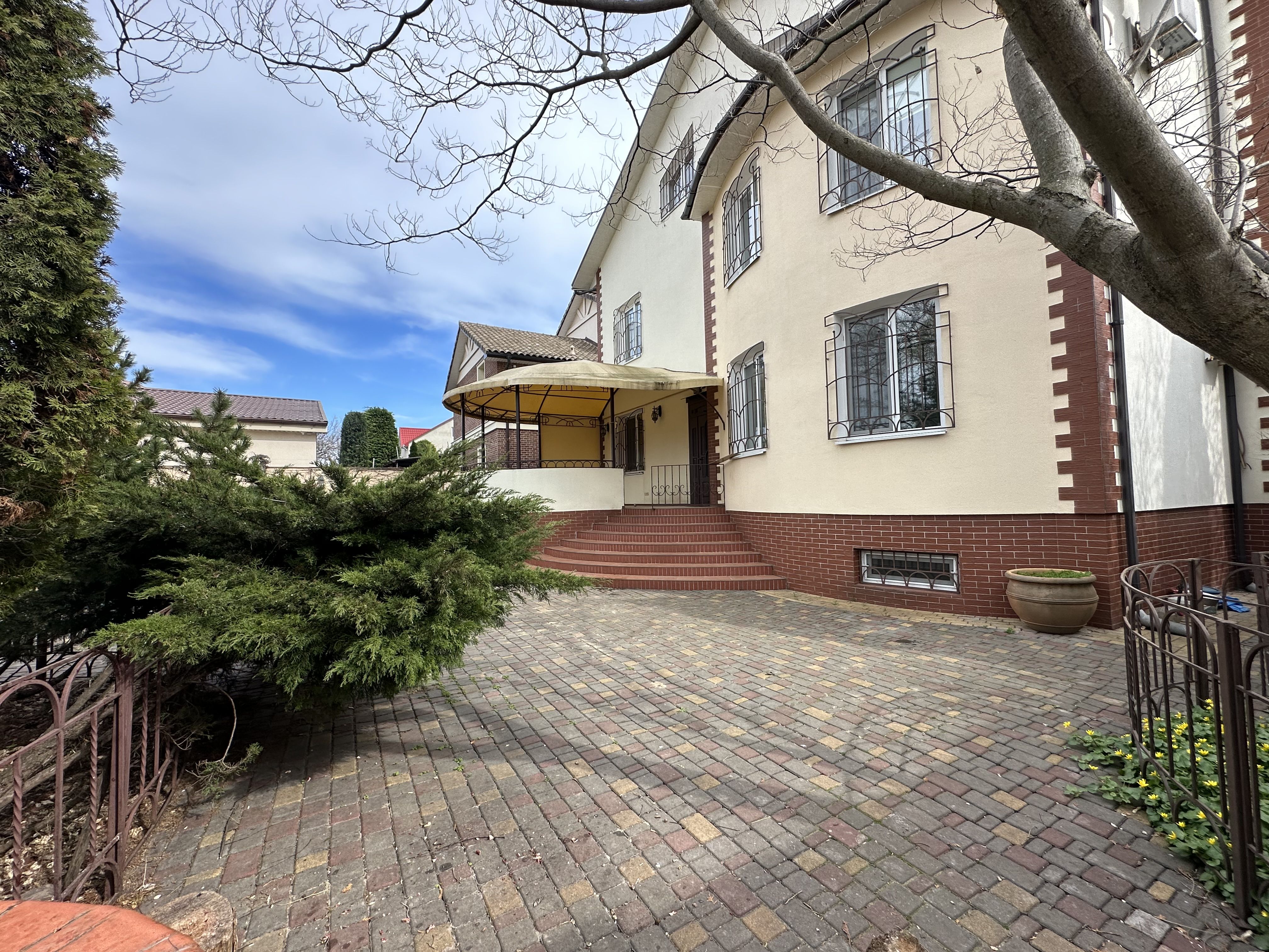 Будинок з басейном на вул. Купріна, ділянка 7,49 соток ID 52941 (Фото 39)