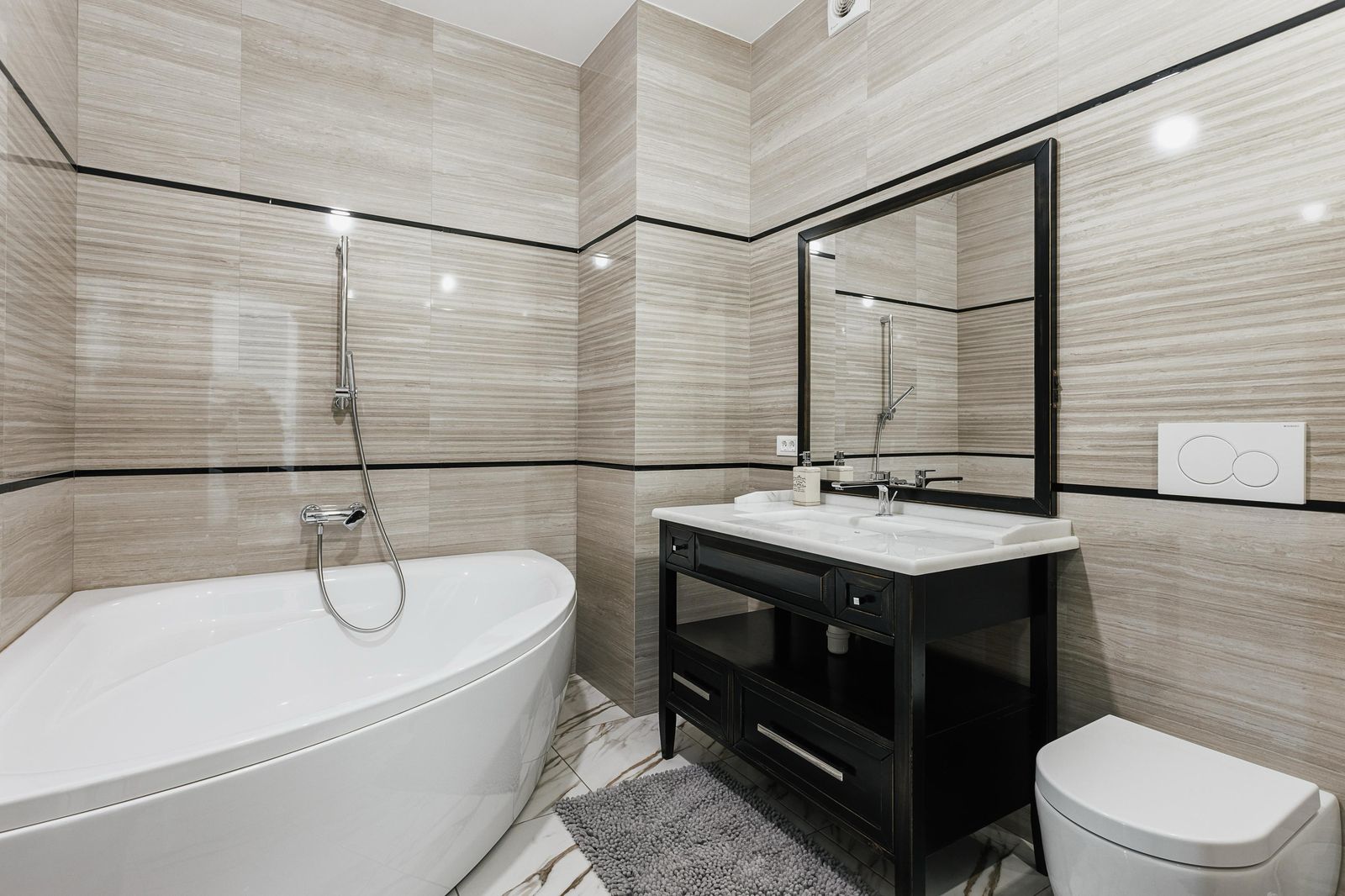 Дом в первой линии моря на 10-ой ст. Большого Фонтана ID 53858 (Фото 27)