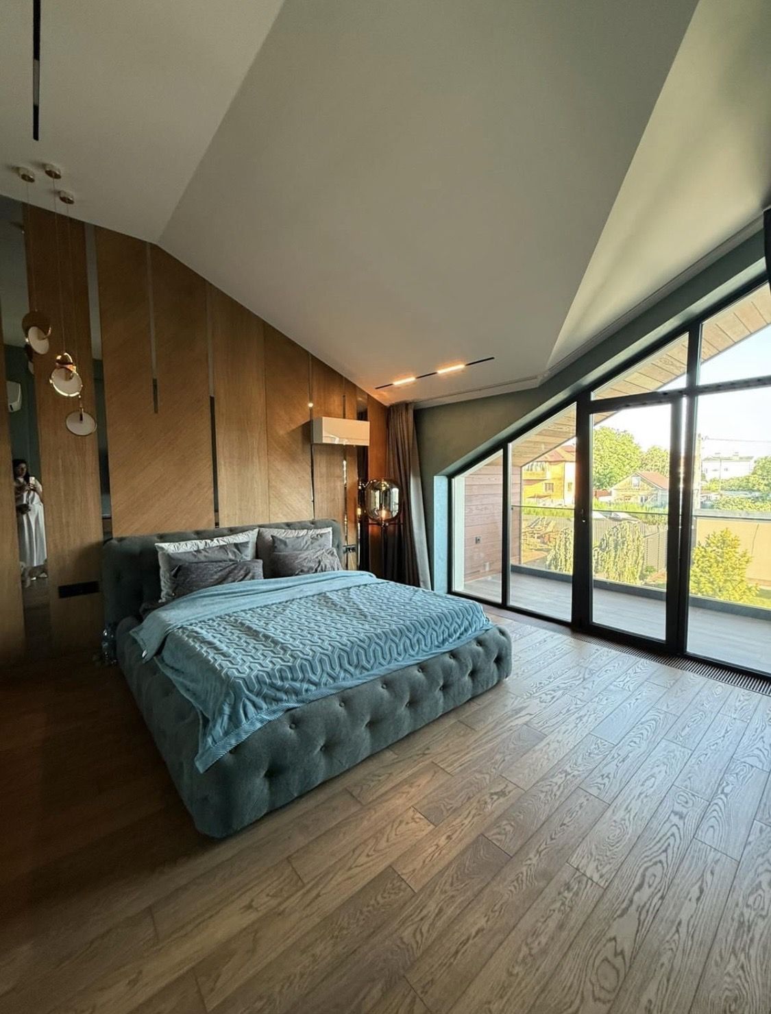 Современный дом с камином и бассейном на 10 ст. Б. Фонтана. ID 54020 (Фото 11)