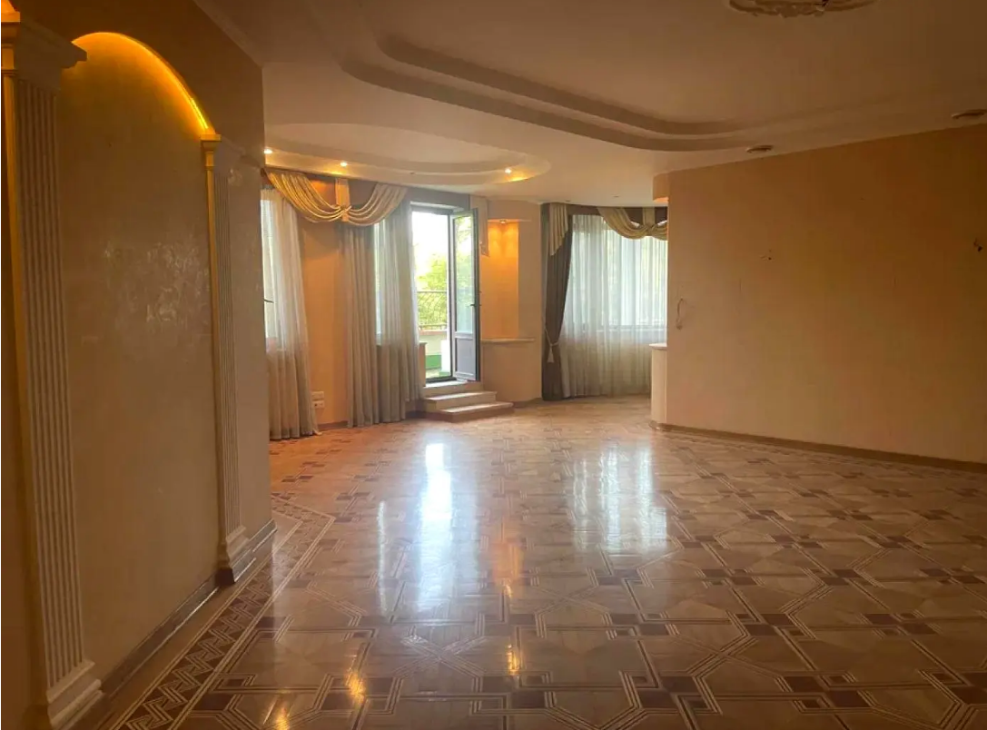 Четырехкомнатная квартира с террасой в Климовском доме! ID 673 (Фото 17)