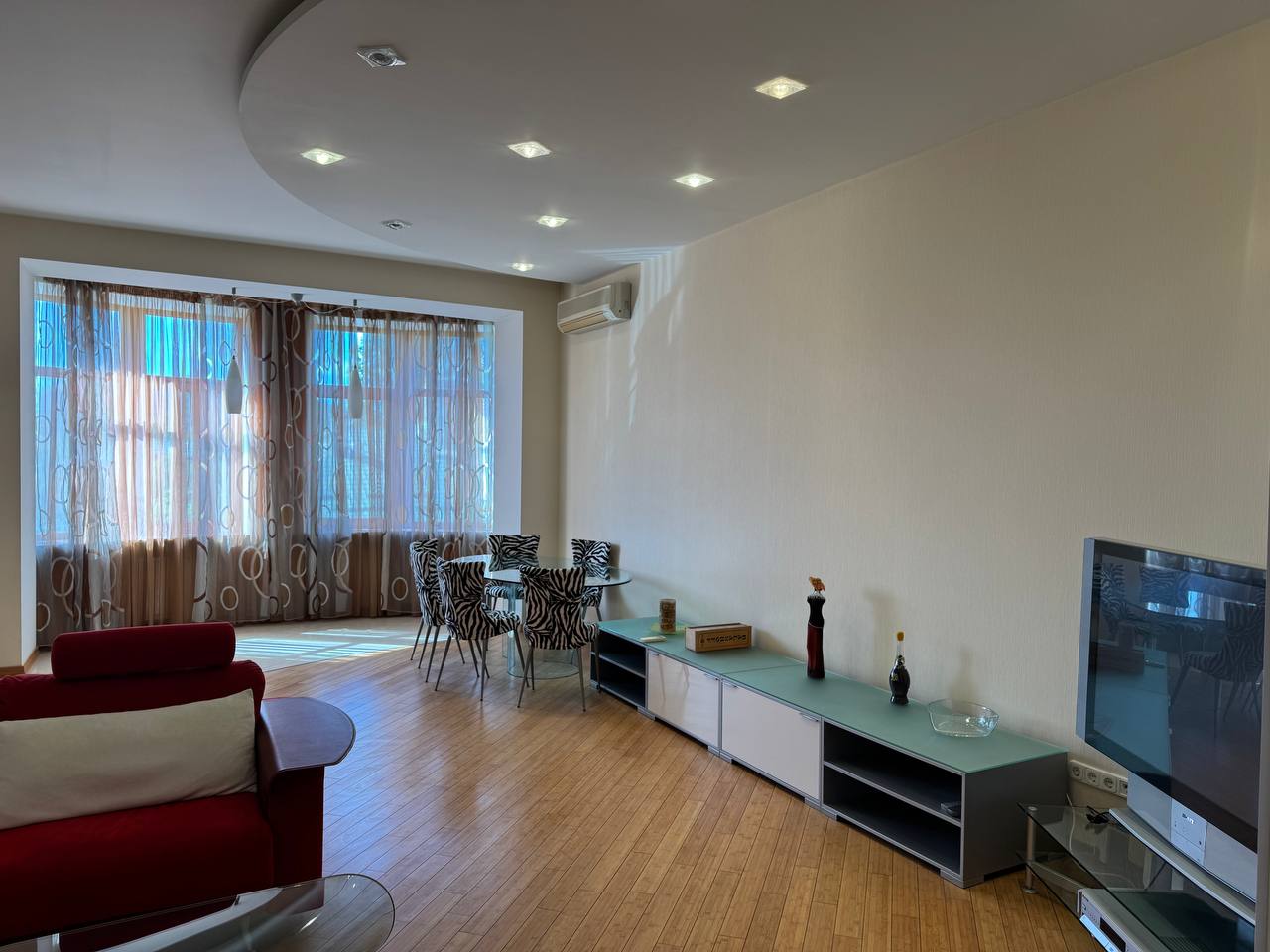 Продажа 4-х комнатной квартиры по ул. Азарова, пляж «Отрада» ID 54030 (Фото 3)