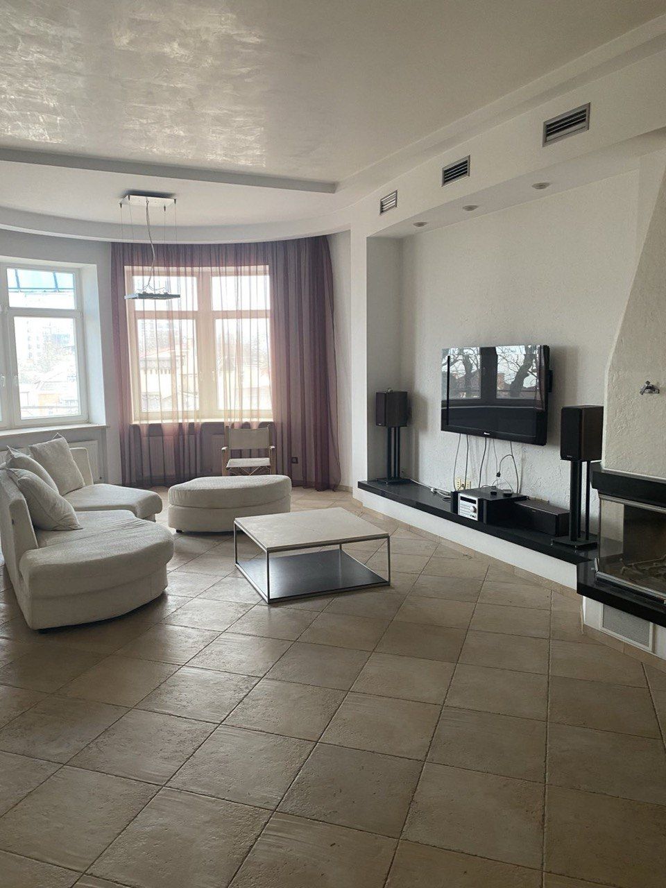 Продается трехкомнатная квартира в Мукачевском переулке с камином ID 54050 (Фото 2)