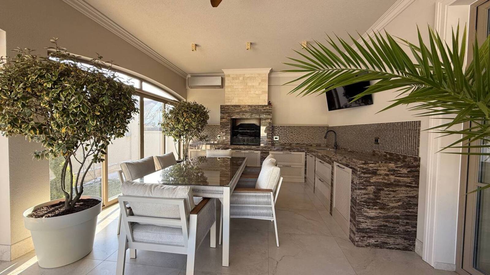 Новый премиальный дом 330 м² с бассейном в Совиньоне ID 54053 (Фото 22)