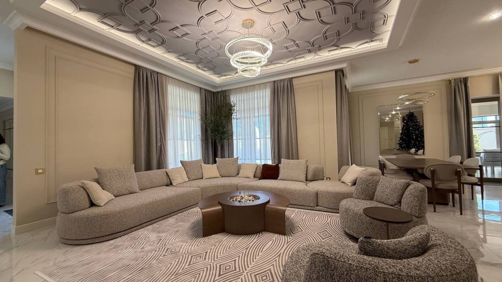 Новый премиальный дом 330 м² с бассейном в Совиньоне ID 54053 (Фото 3)