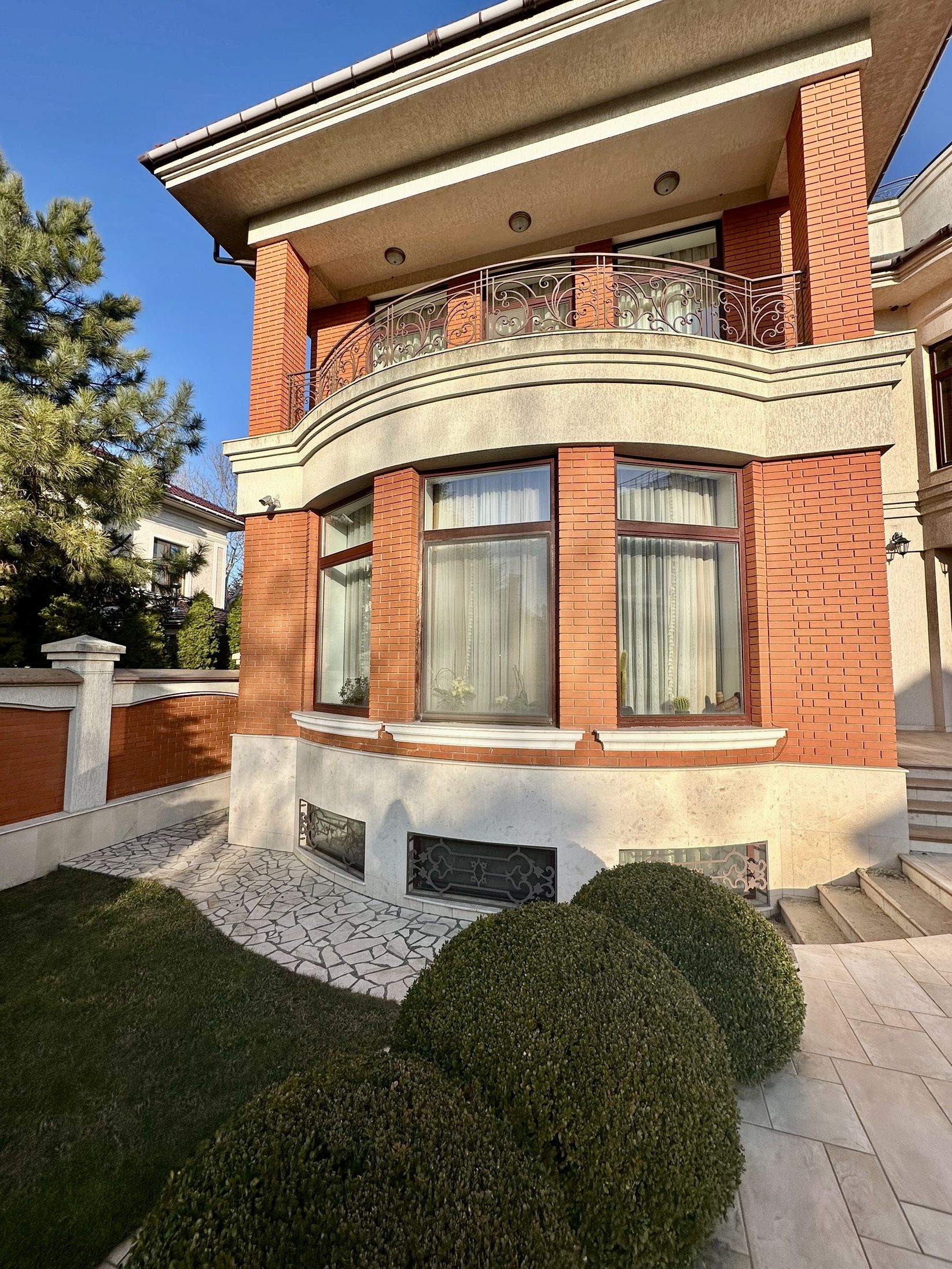 Особняк с бассейном в закрытом элитном кооператив на 11 ст.Б.Фонтана. ID 8 (Фото 30)