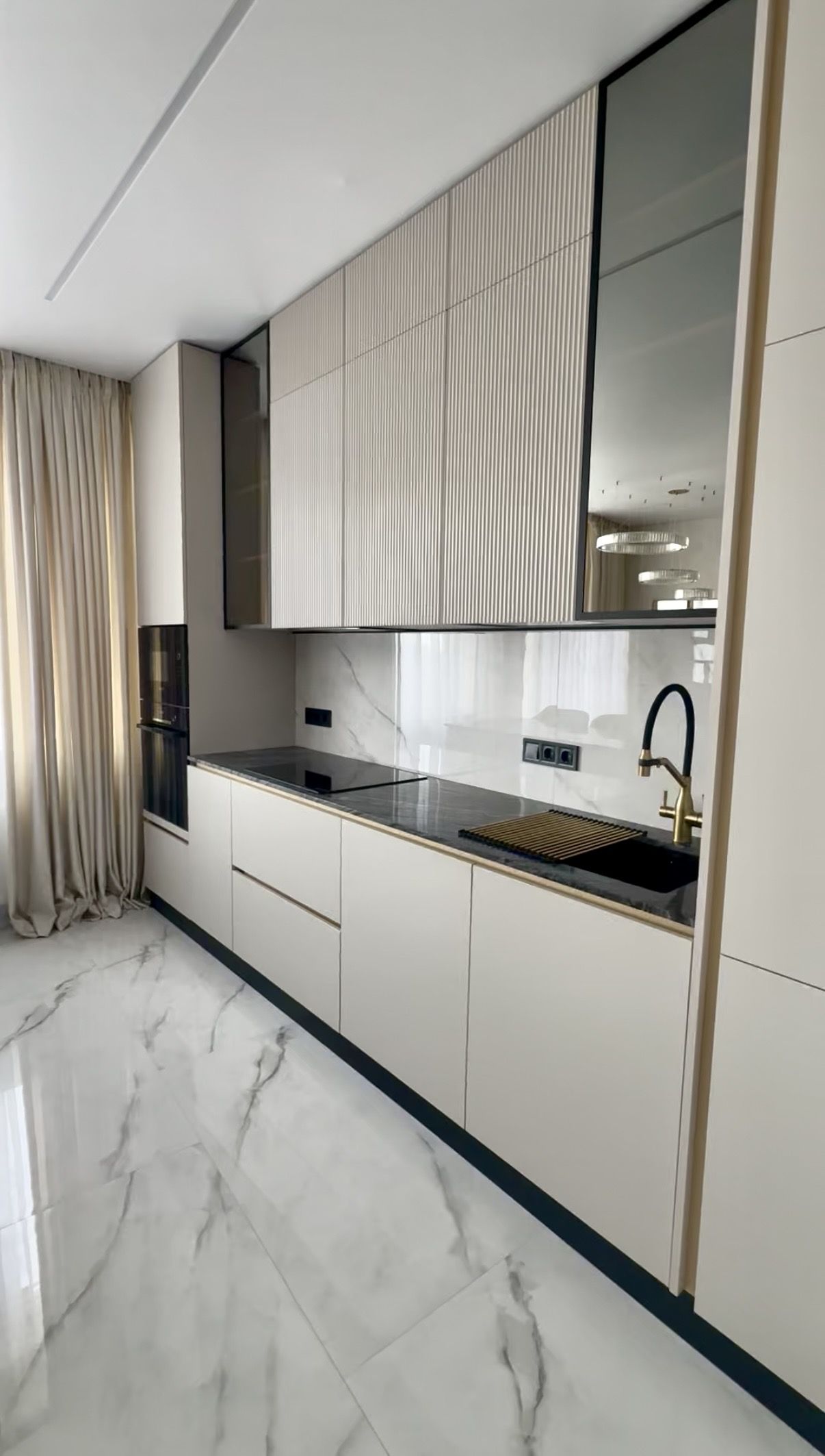 Продаётся  3-х спальневая квартира в ЖК "42 Жемчужина" с ремонтом ID 54126 (Фото 3)