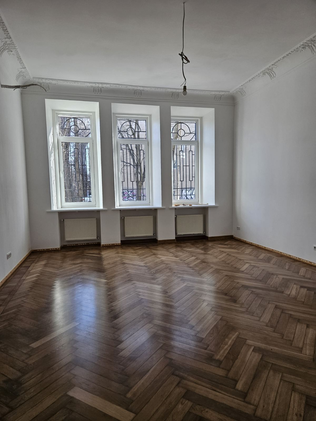 Фасадное помещение 144 кв м на Французском бульваре с ремонтом. ID 54136 (Фото 3)