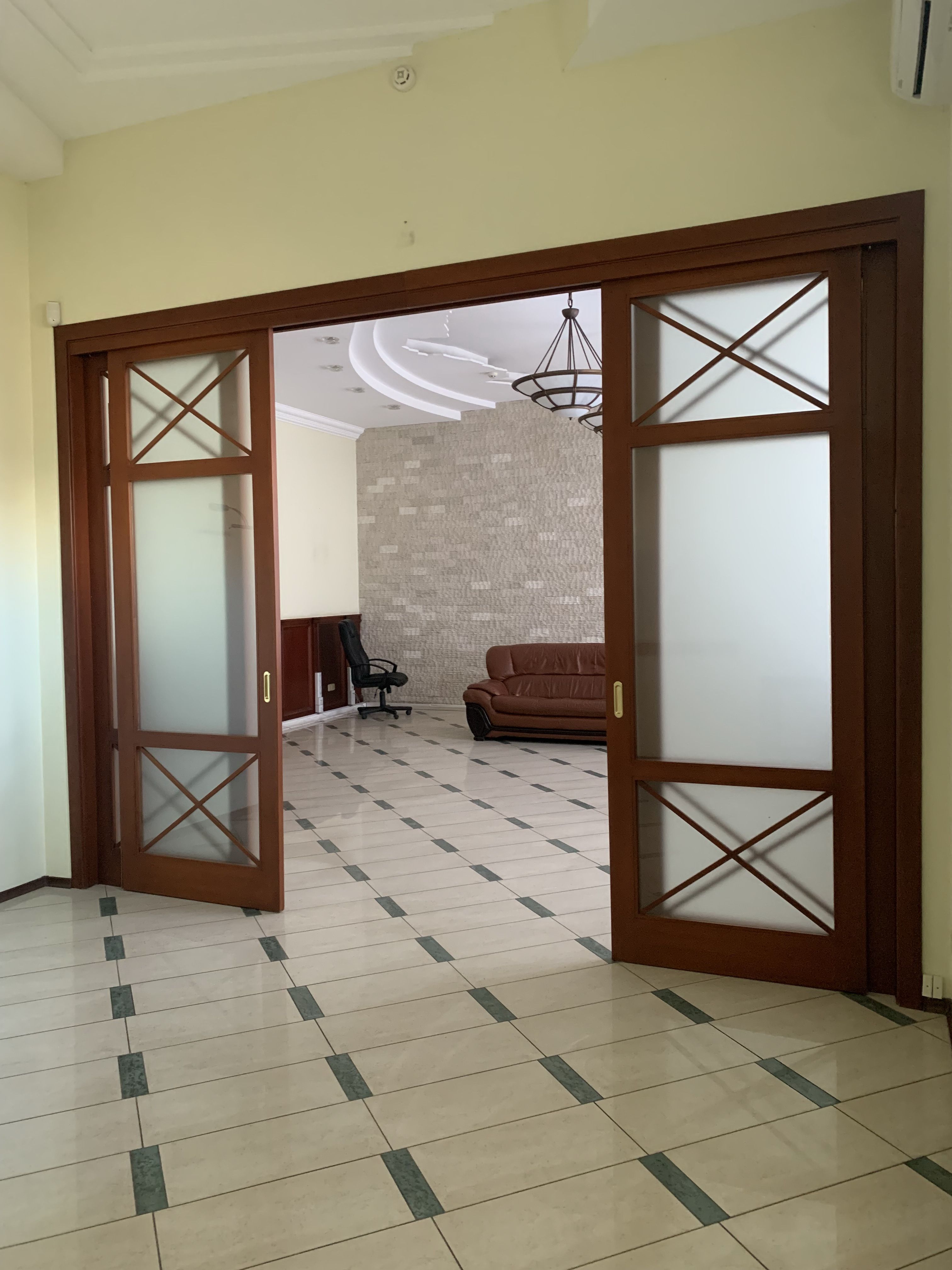 Оренда фасадного офісу 354 кв.м. у Лермонтовському провулку. ID 54118 (Фото 2)