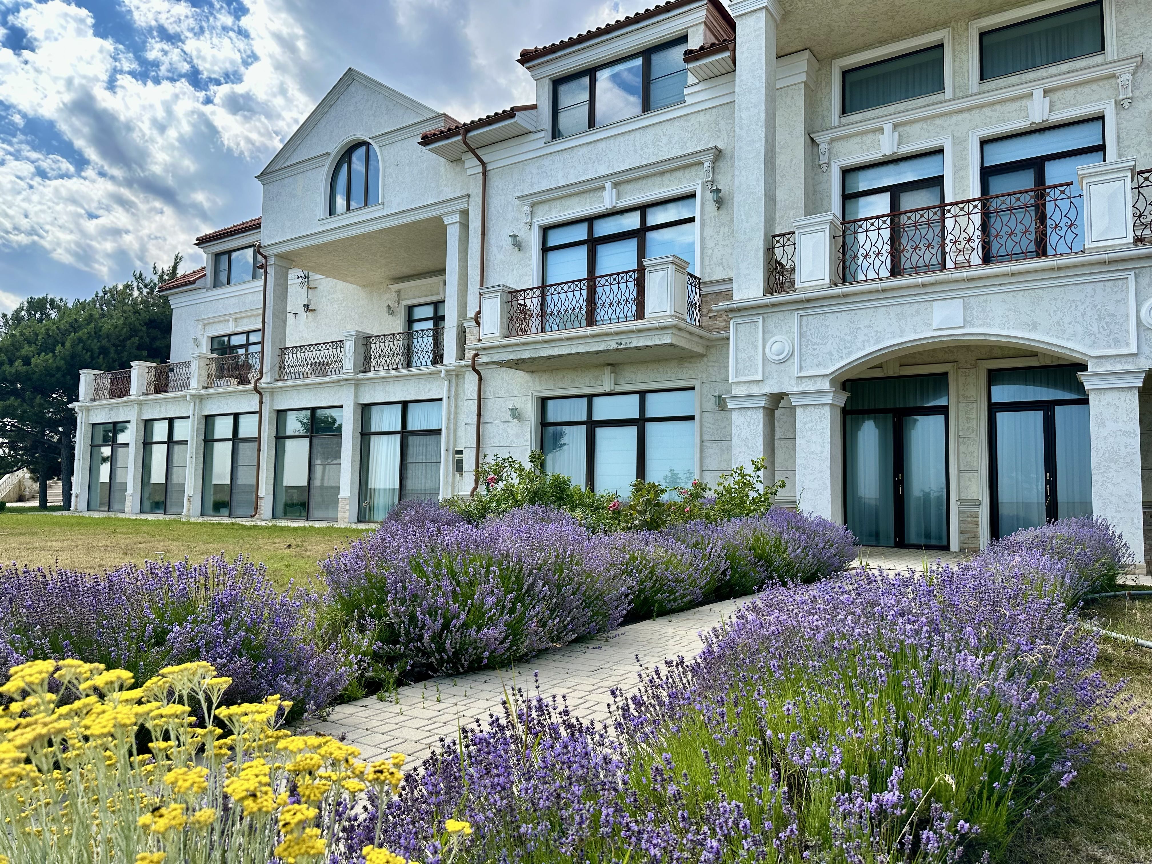 Элитный особняк 1100 м² на 1-й линии моря в Сосновом берегу ID 52200 (Фото 20)