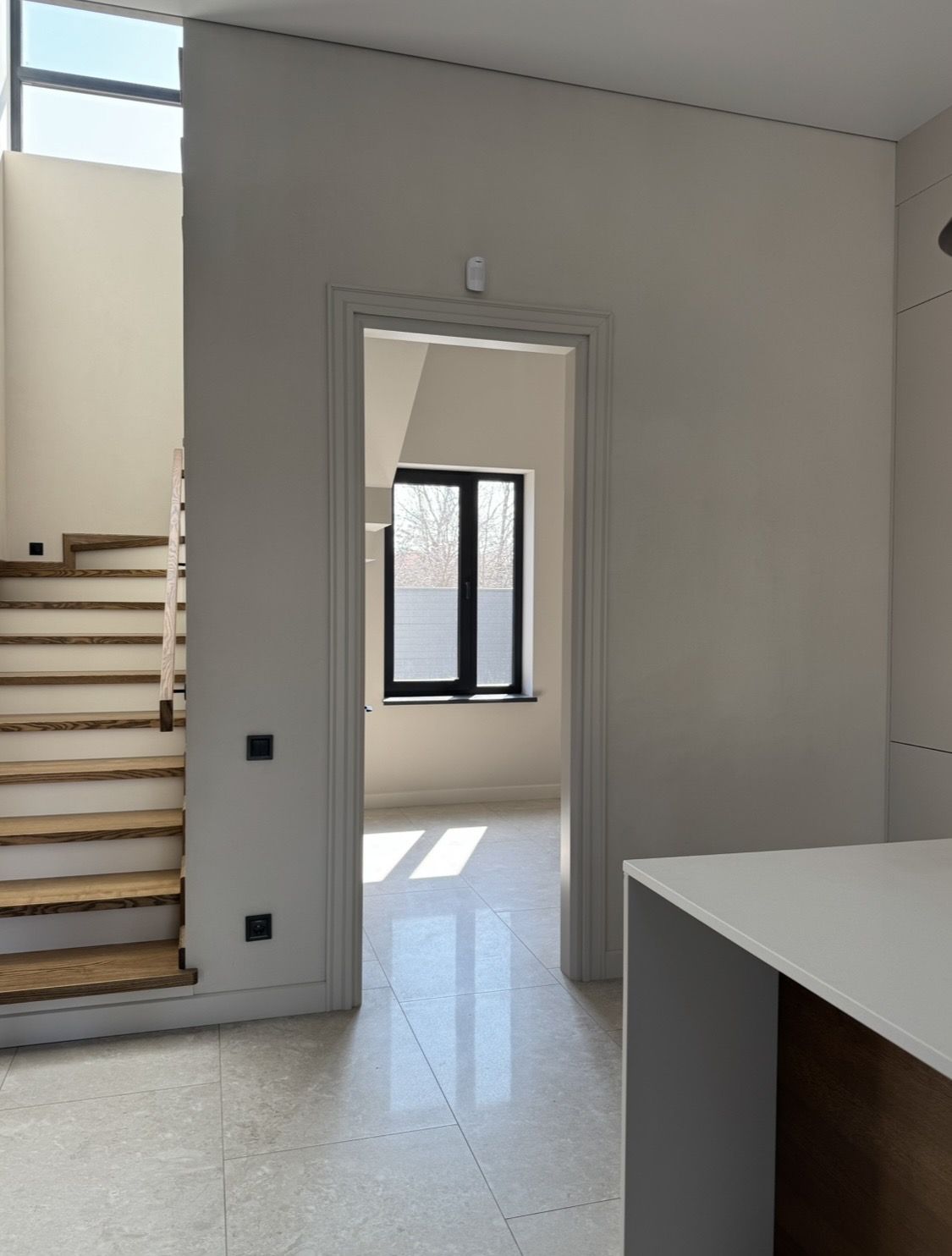 Новий будинок з ремонтом та меблями в Совіньйоні біля моря. ID 53951 (Фото 17)