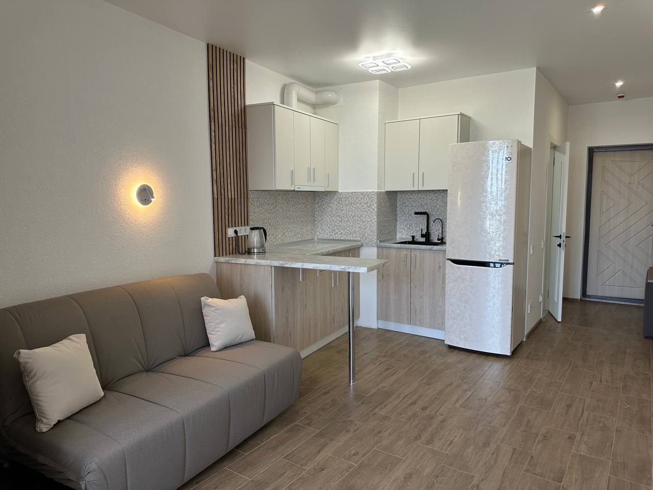 В продаже уютная студия ЖК "Акварель-3" ул. Пишоновская ID 54156 (Фото 3)