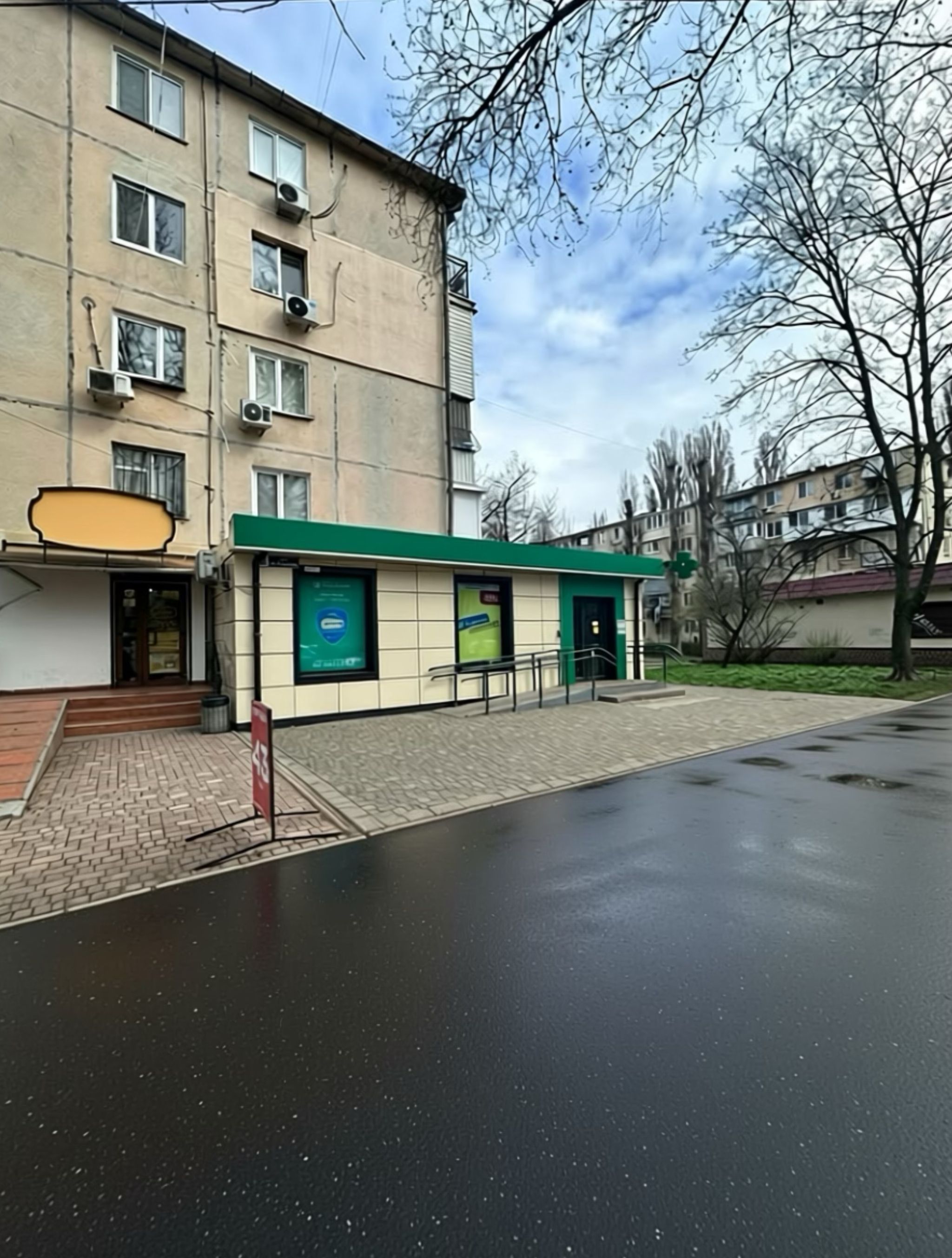 Аренда. Фасадное угловое помещение 99 м² на Филатова, трафик ID 54165 (Фото 1)