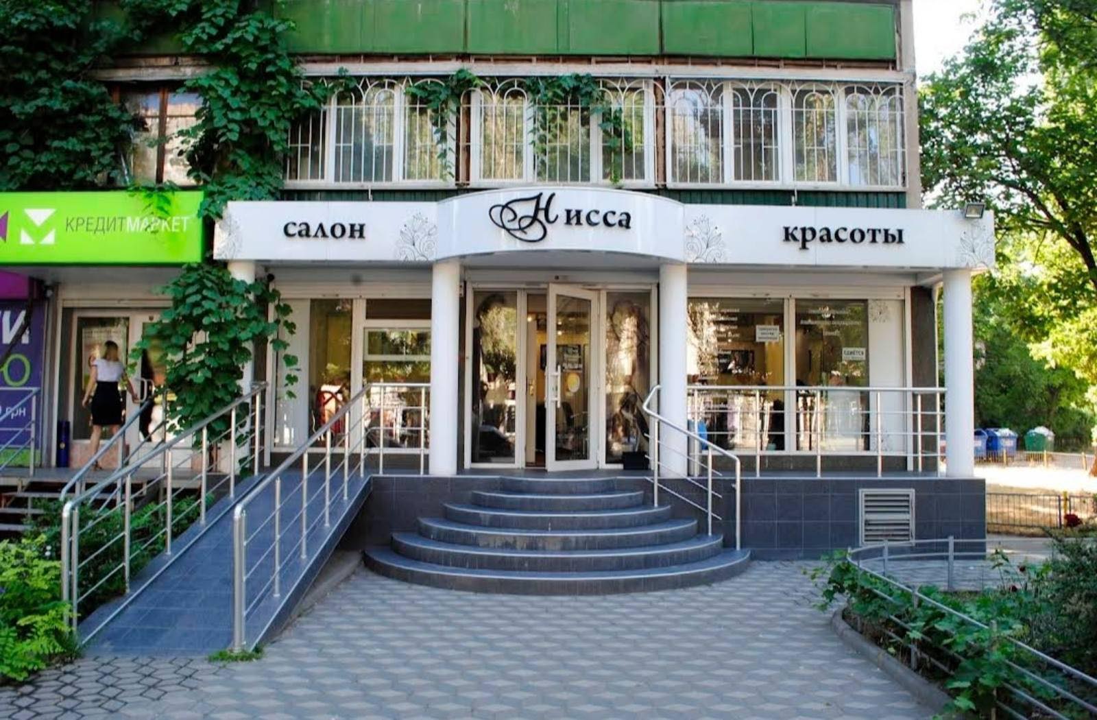 Продам фасадное помещение с арендаторами на ул. Ак. Филатова ID 54220 (Фото 2)