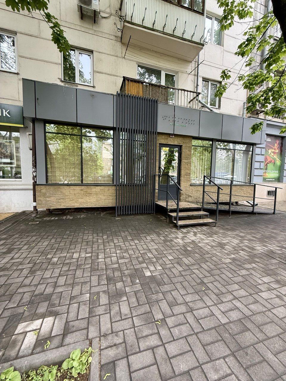Оренда фасадного приміщення 98 м² на проспекті Шевченка. ID 54246 (Фото 1)