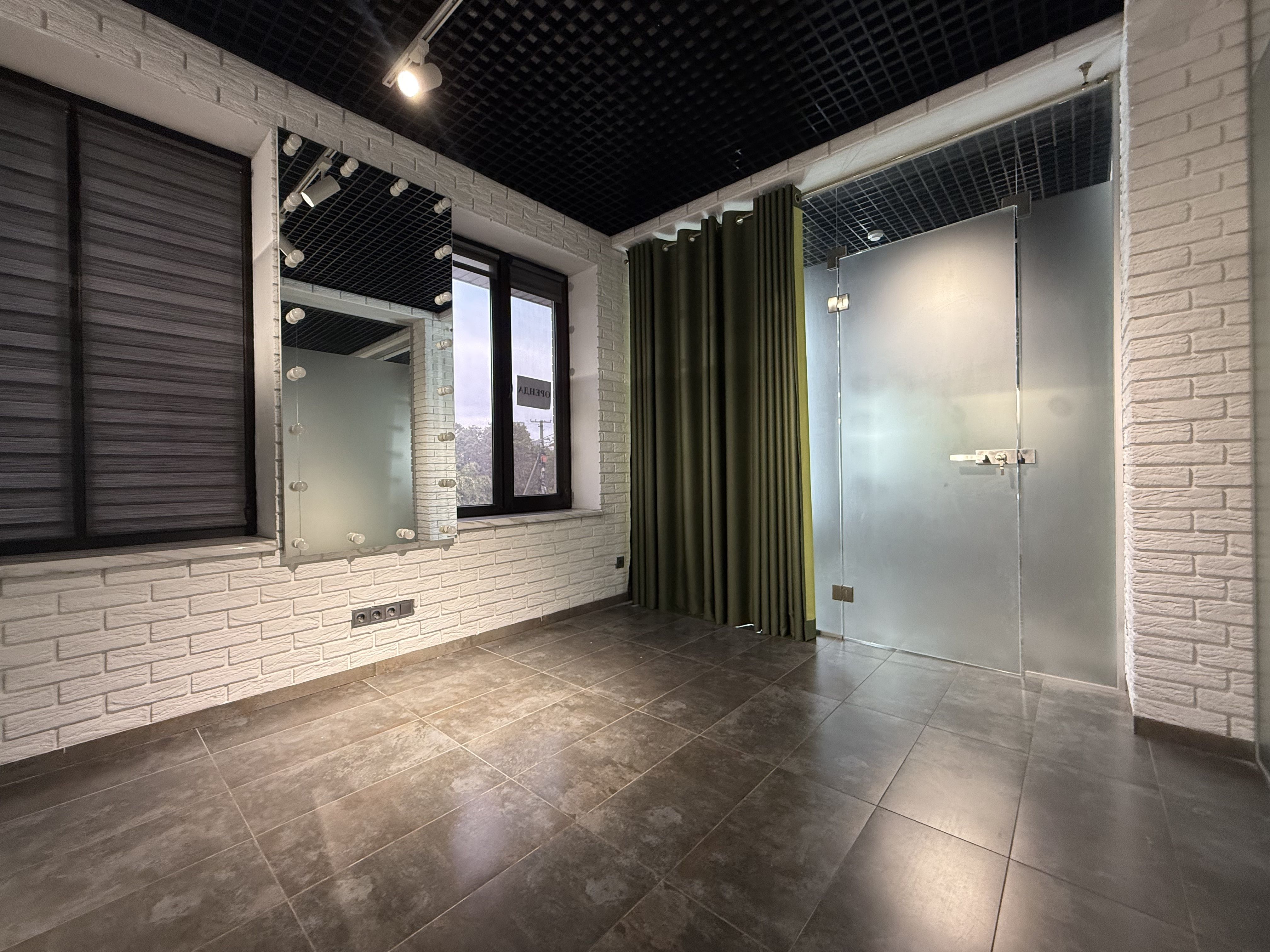 Энергонезависимый офис 80 м² на улице Чубаевской  ID 54253 (Фото 1)