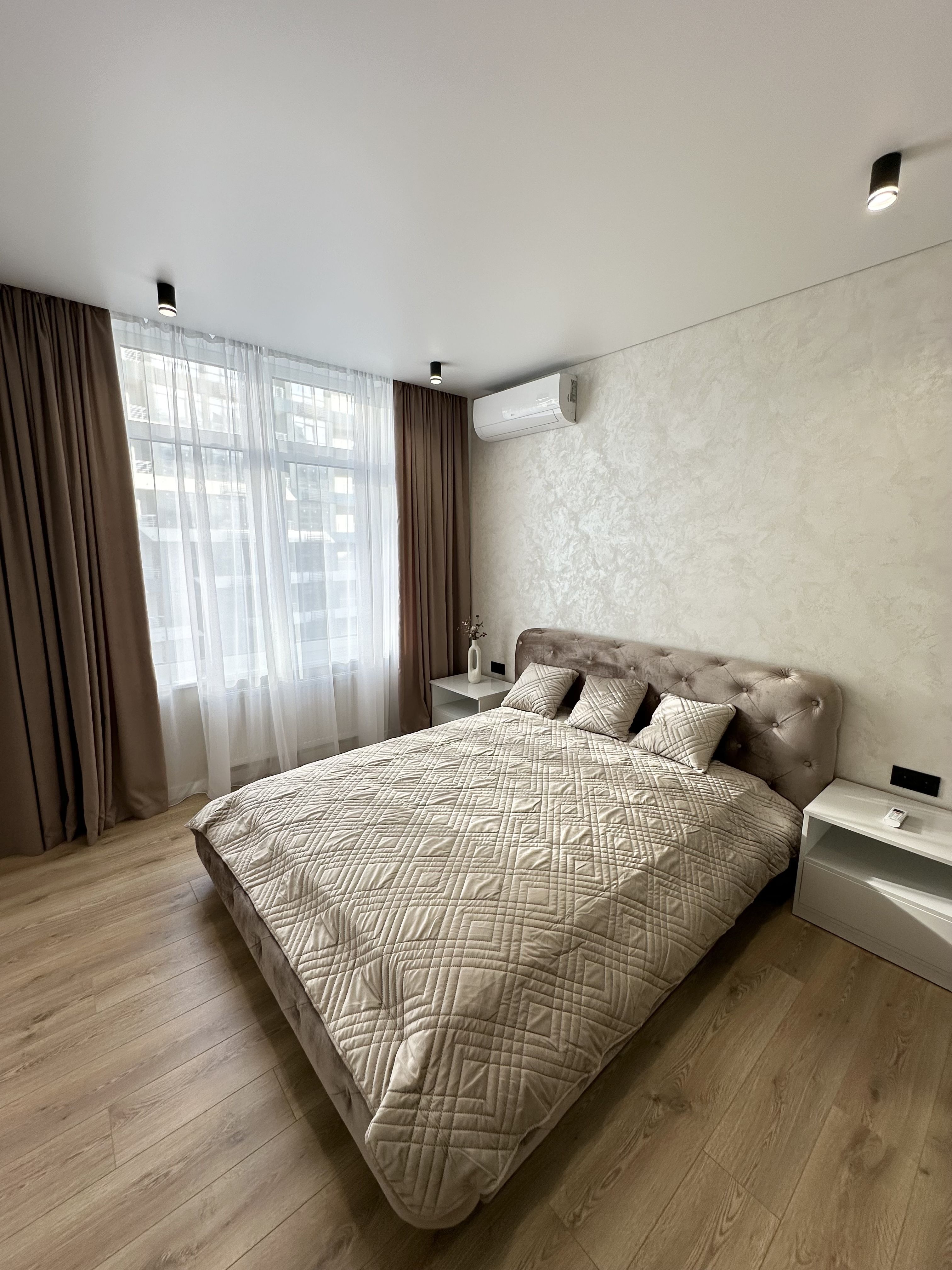 3-х комнатная квартира 90 м2 в ЖК 51 "Жемчужина" в Аркадии ID 54288 (Фото 8)
