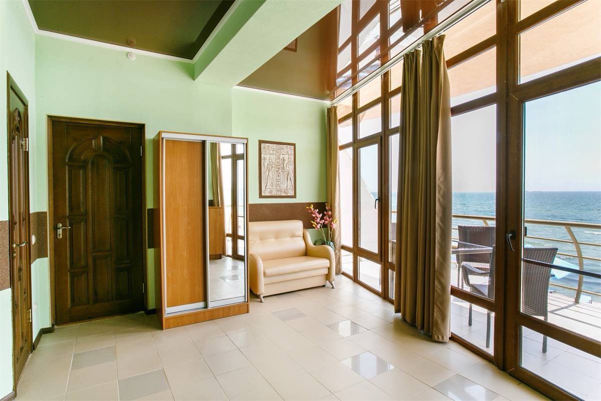 Гостиница в Коблево, 1 линия моря, 1192 м², участок с Госактом ID 54409 (Фото 9)