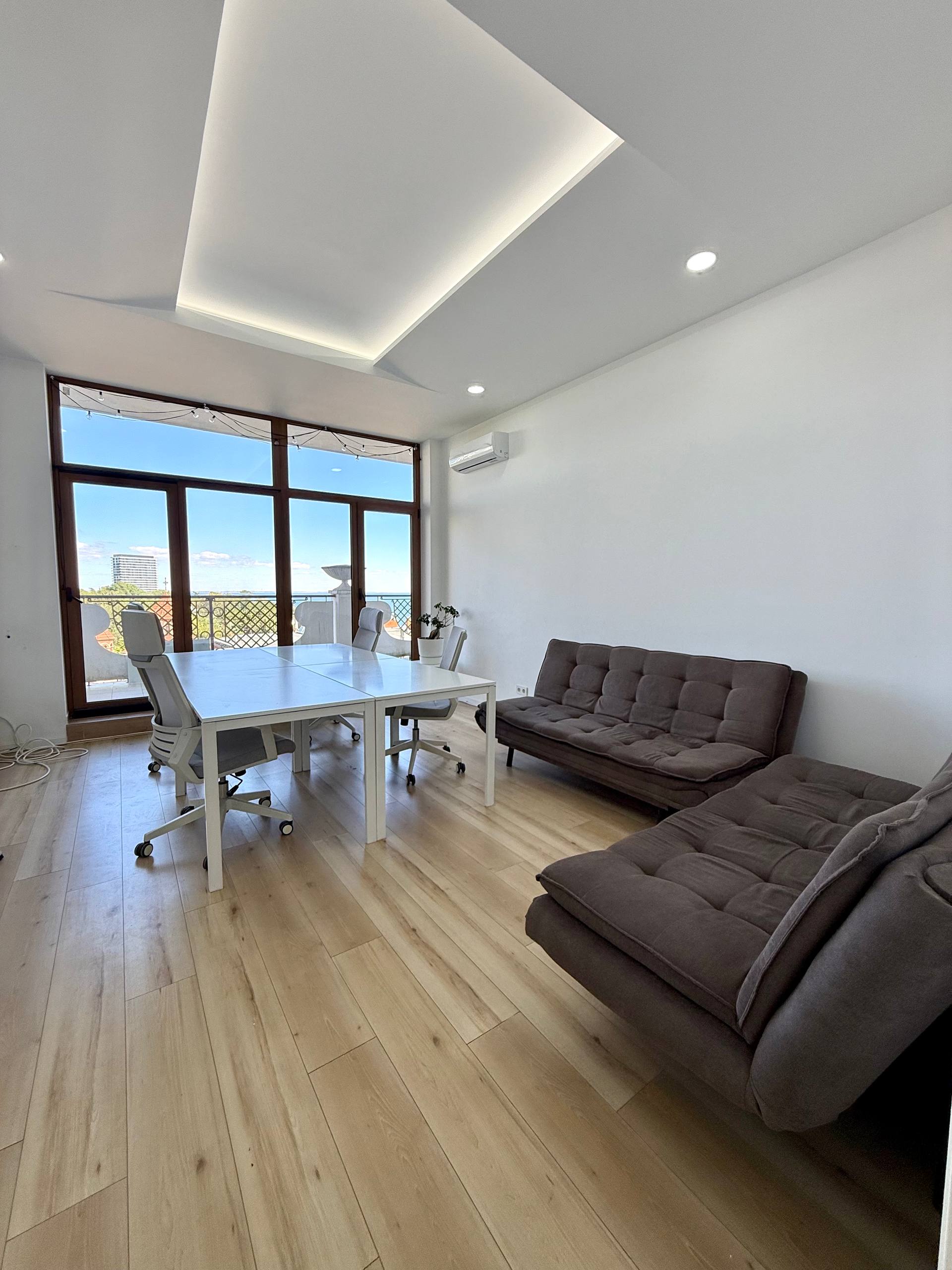 Аренда офиса закрытого типа 250 м² с террасами и видом на море. ID 54424 (Фото 4)
