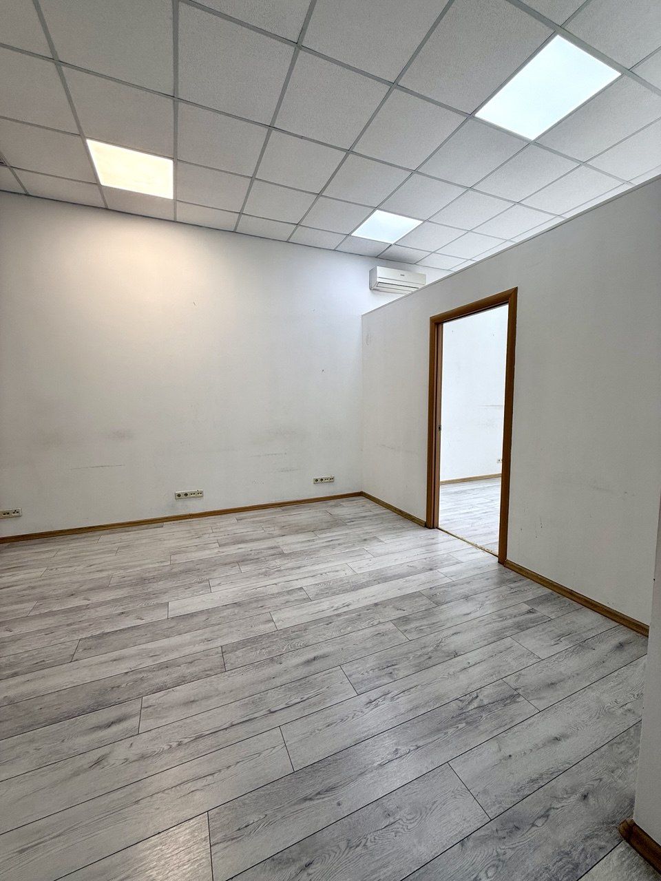 Продажа офиса в ЖК "Мерседес", 120 м2, 2-ой этаж ID 54454 (Фото 3)