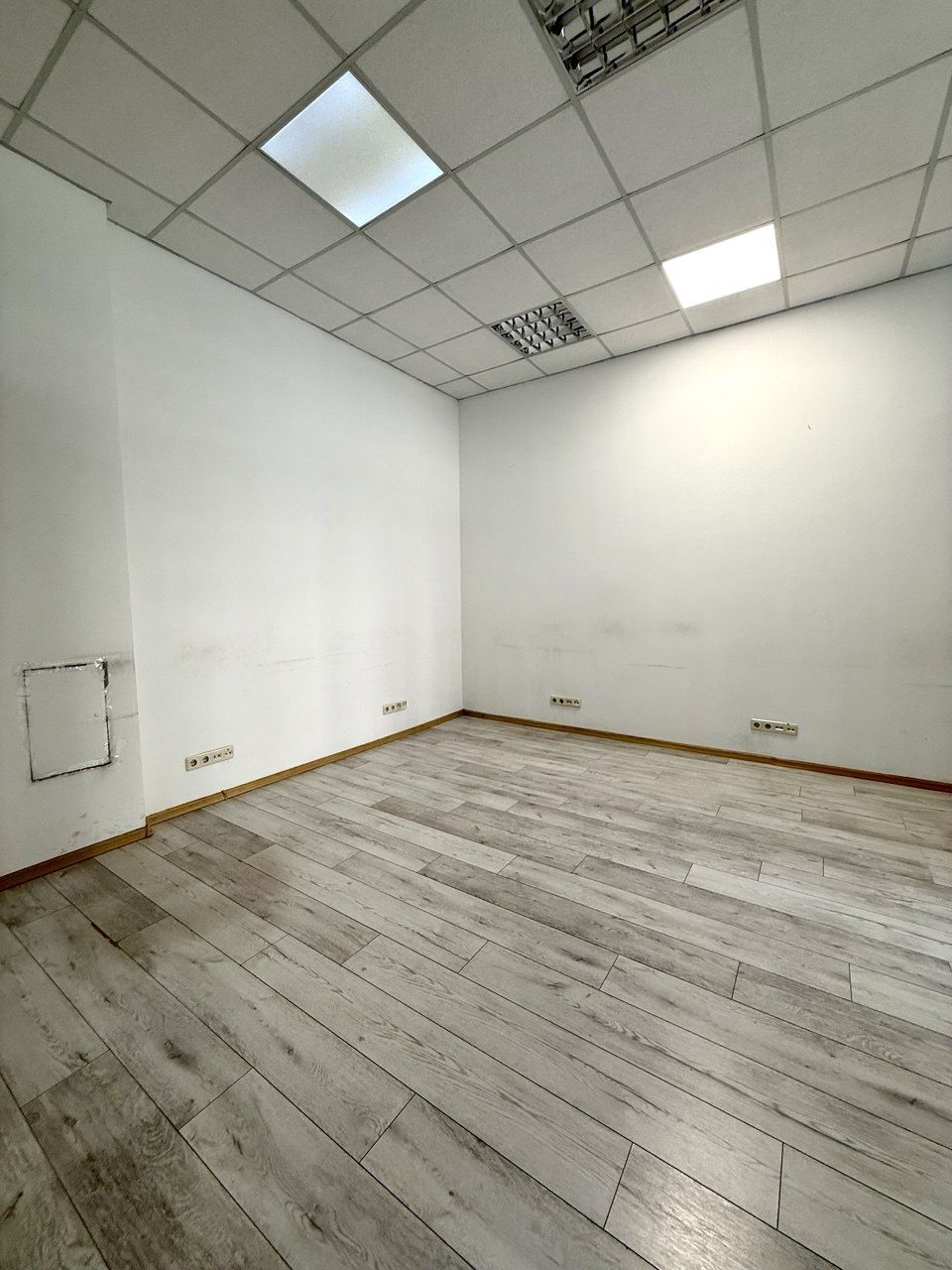 Продажа офиса в ЖК "Мерседес", 120 м2, 2-ой этаж ID 54454 (Фото 4)