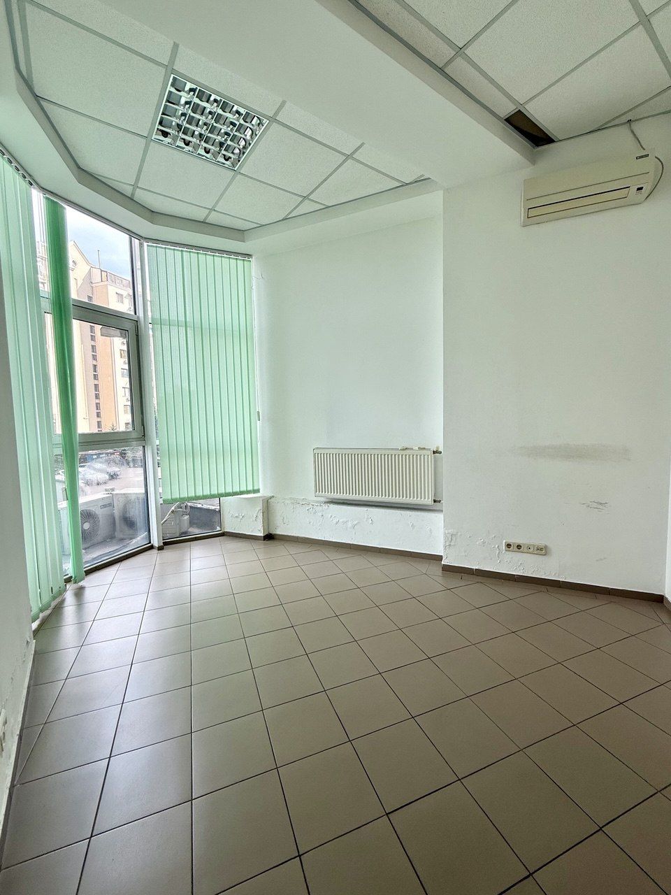 Продажа офиса в ЖК "Мерседес", 120 м2, 2-ой этаж ID 54454 (Фото 2)
