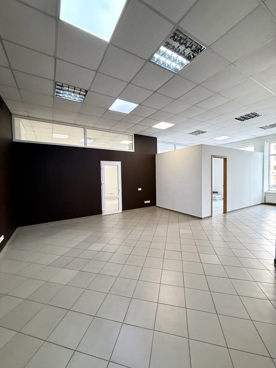 Продажа офиса в ЖК "Мерседес", 120 м2, 2-ой этаж ID 54454 (Фото 1)